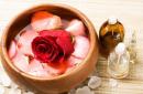 Лосьон из лепестков роз в домашних условиях