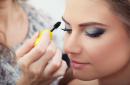 Benar make-up untuk wajah bulat: bagaimana cara mendaftar